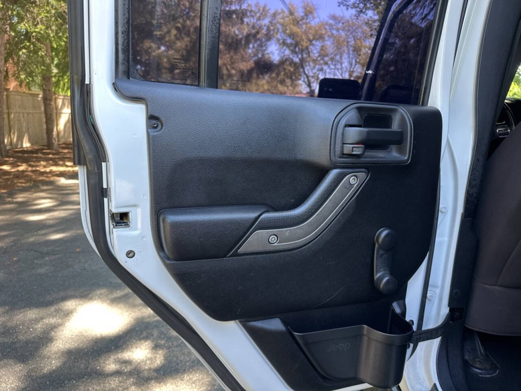 2013 Jeep Wrangler Unlimited Image 21