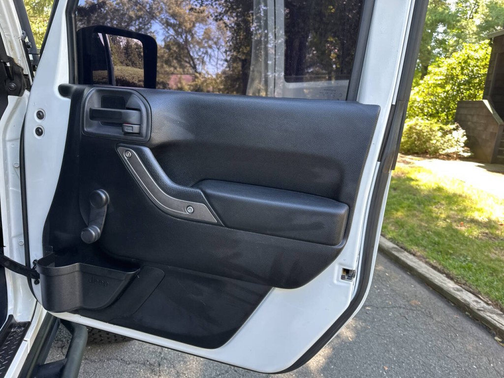 2013 Jeep Wrangler Unlimited Image 24