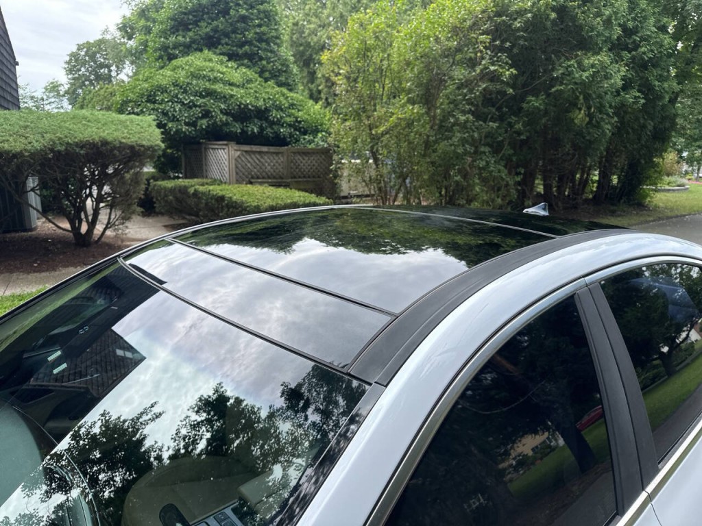 2016 Hyundai Genesis Image 31