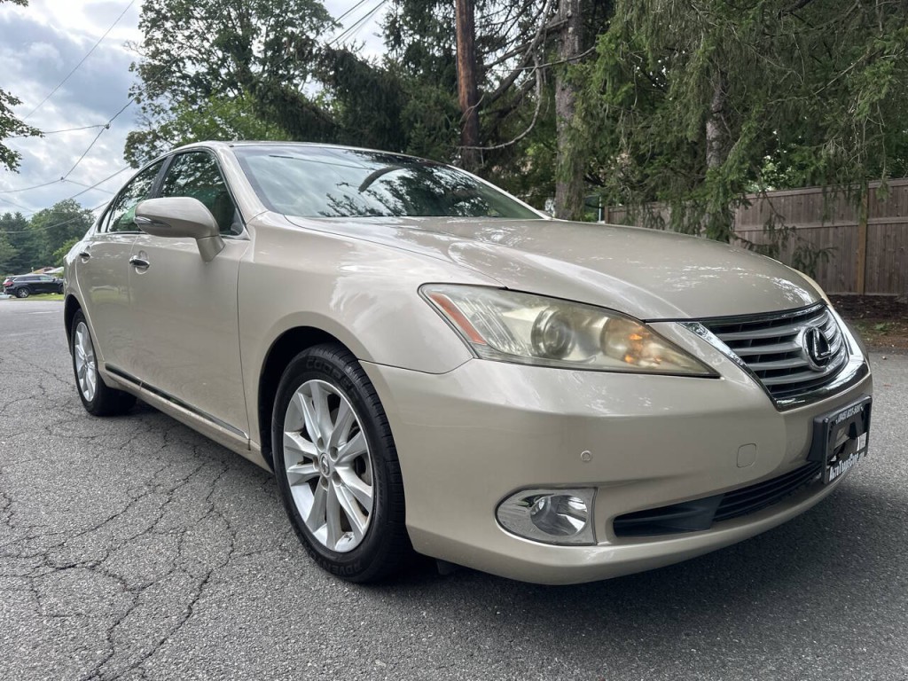 2010 Lexus ES 350 Image 2