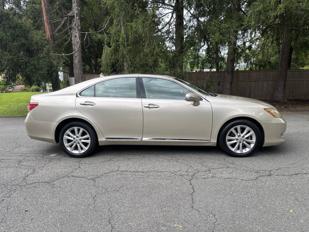 2010 Lexus ES 350 Image 3