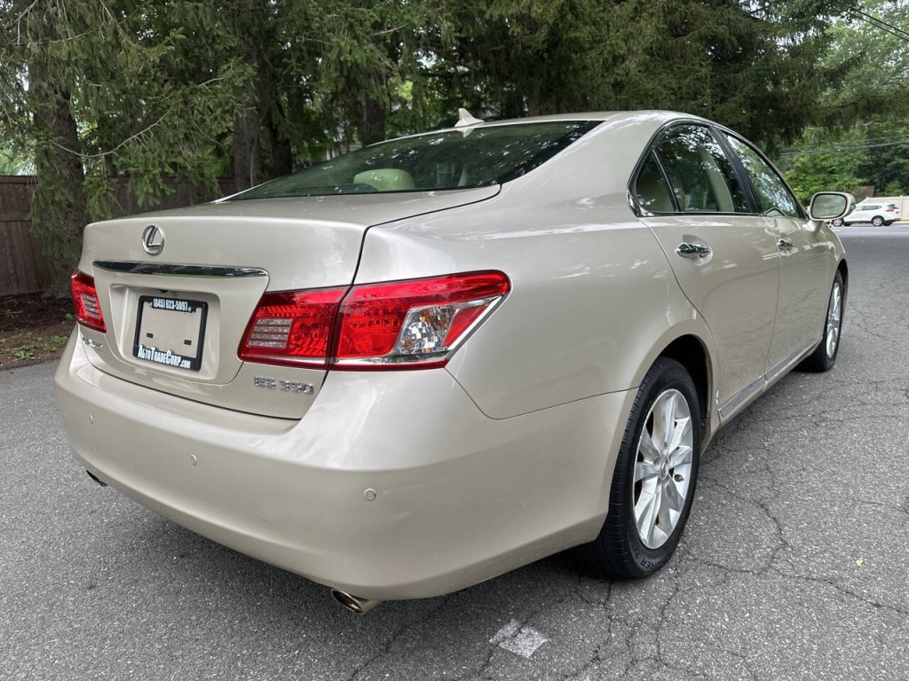 2010 Lexus ES 350 Image 4