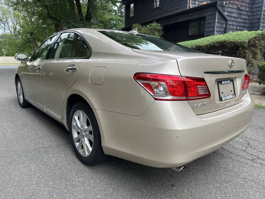 2010 Lexus ES 350 Image 6