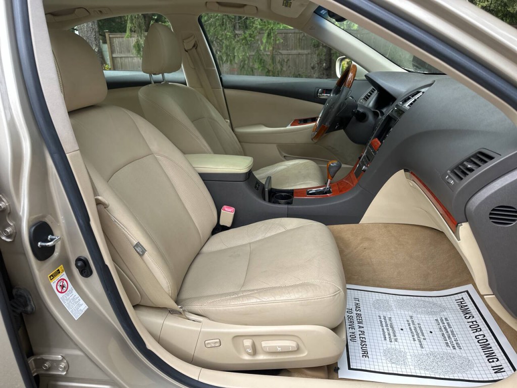 2010 Lexus ES 350 Image 19