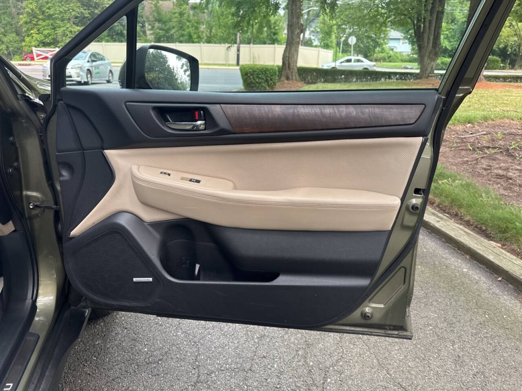 2015 Subaru Outback Image 23