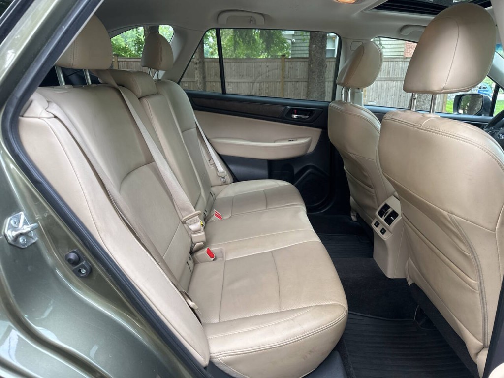 2015 Subaru Outback Image 24