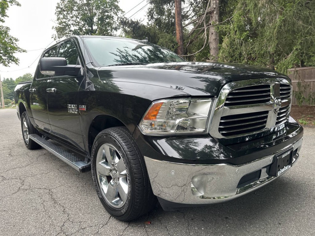 2016 RAM 1500 Image 2