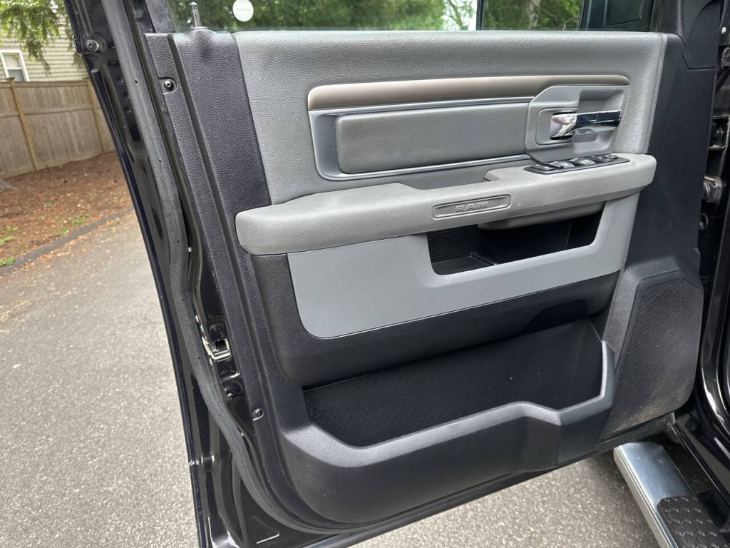 2016 RAM 1500 Image 18