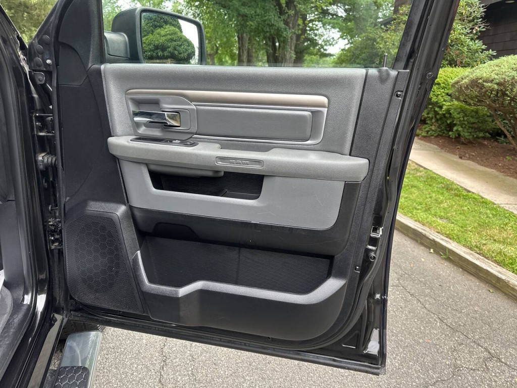 2016 RAM 1500 Image 23