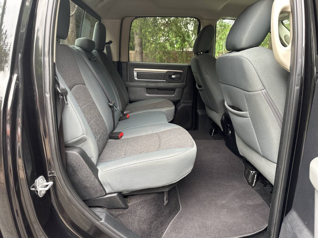 2016 RAM 1500 Image 24