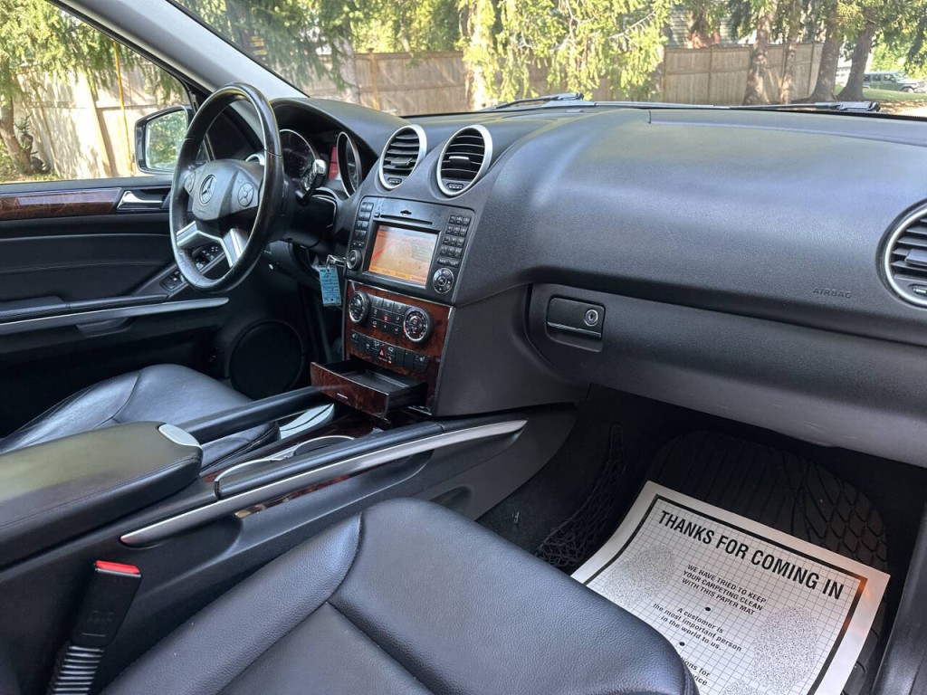 2011 Mercedes-Benz M-Class Image 21