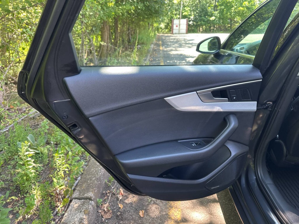 2018 Audi A4 Image 19