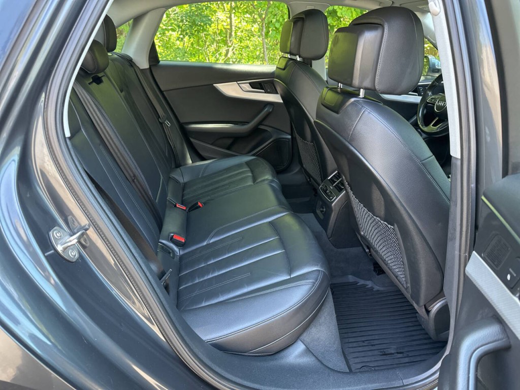2018 Audi A4 Image 24