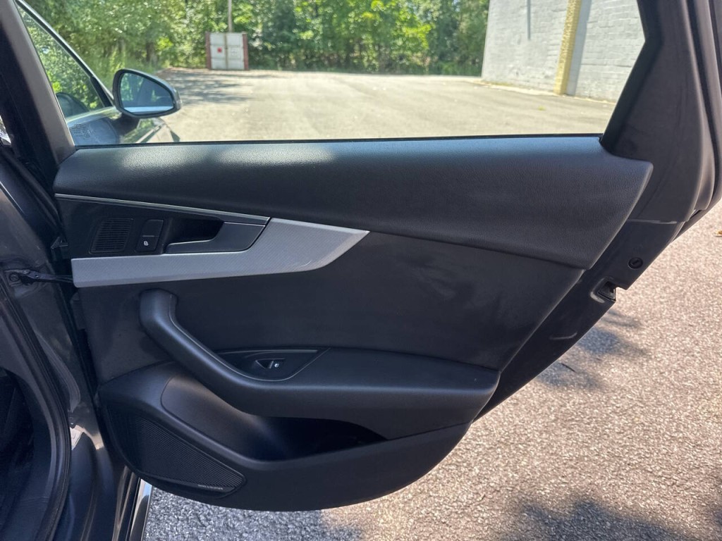 2018 Audi A4 Image 25