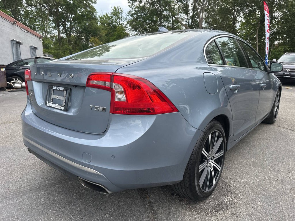 2017 Volvo S60 Image 4