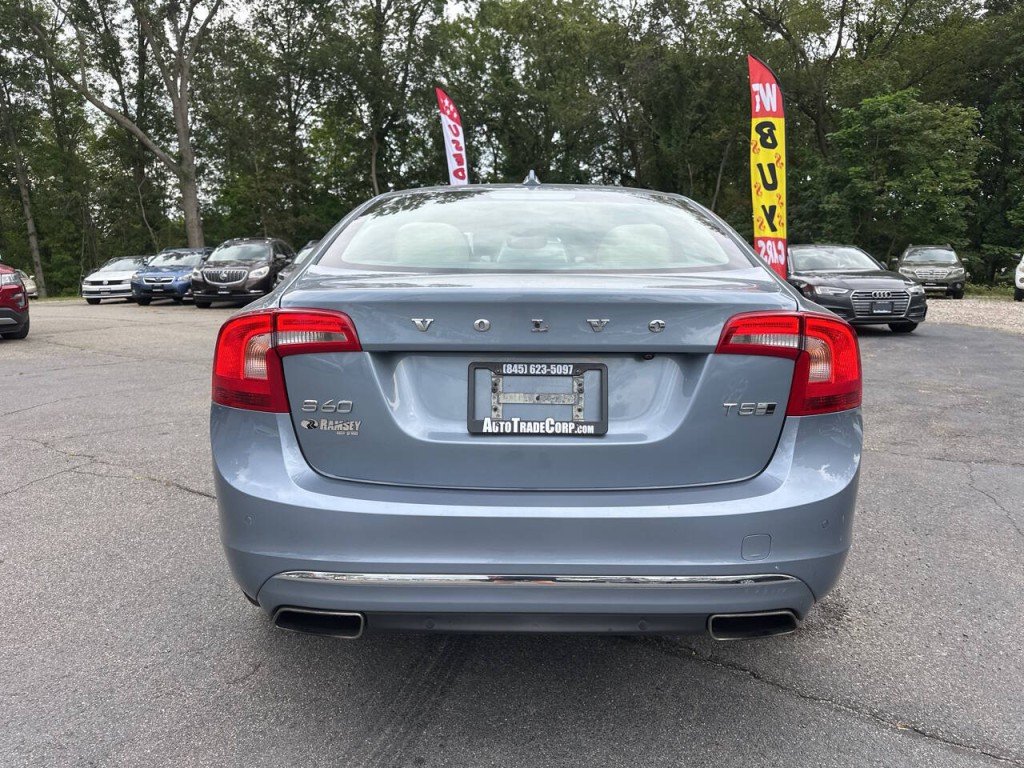 2017 Volvo S60 Image 5