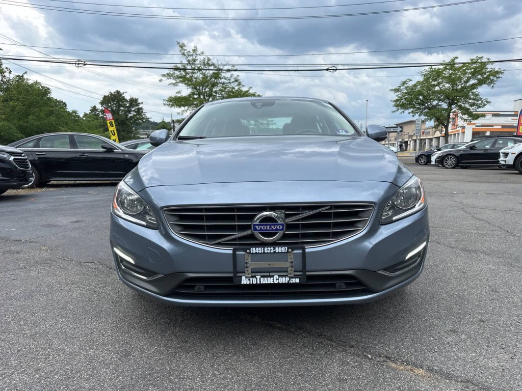 2017 Volvo S60 Image 9
