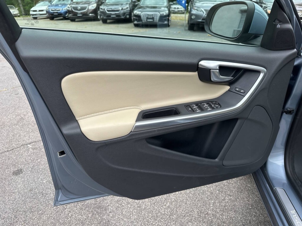2017 Volvo S60 Image 17