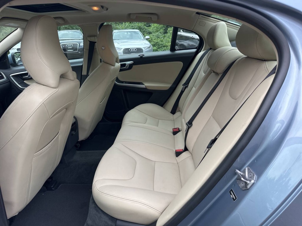 2017 Volvo S60 Image 18