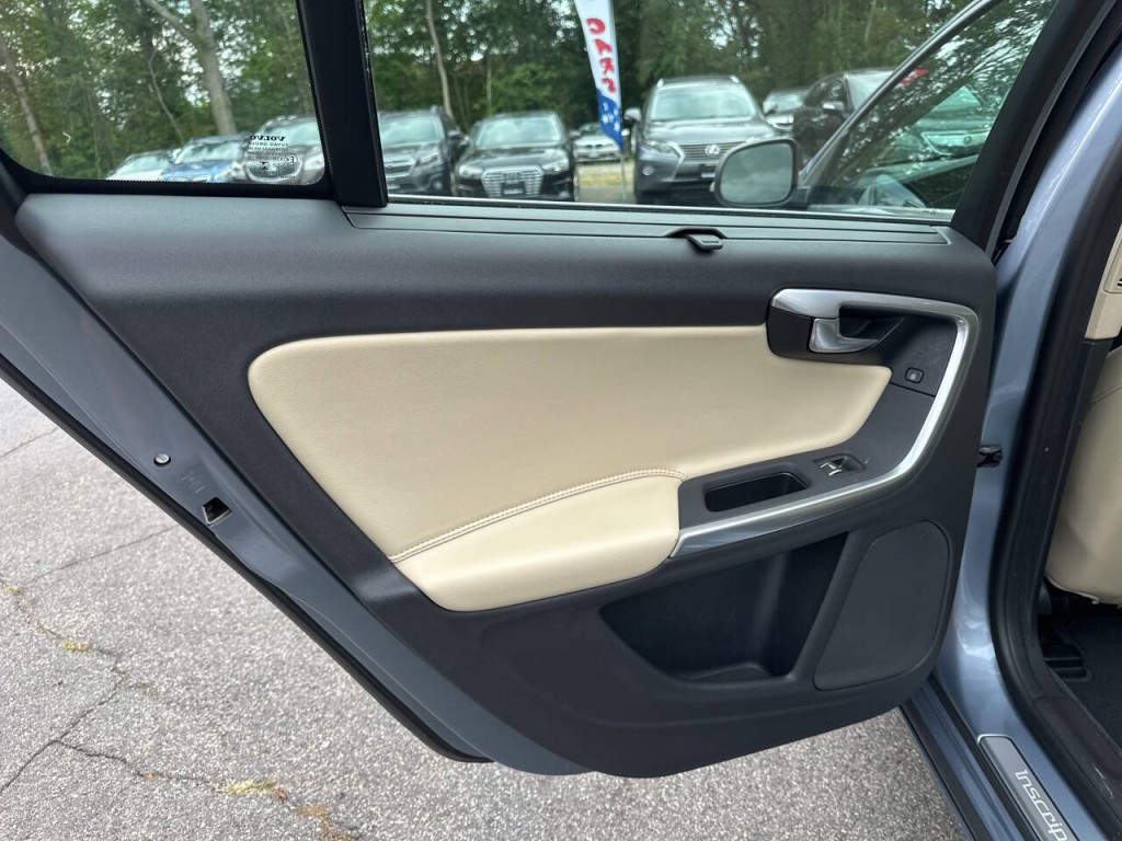 2017 Volvo S60 Image 19