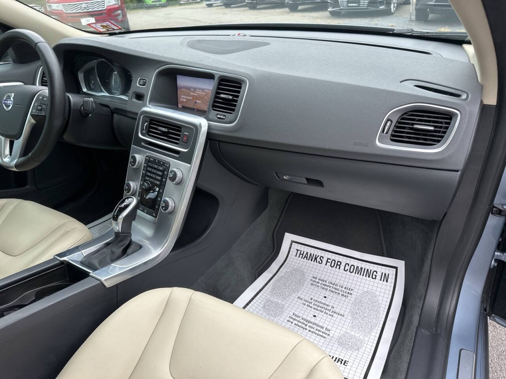 2017 Volvo S60 Image 21