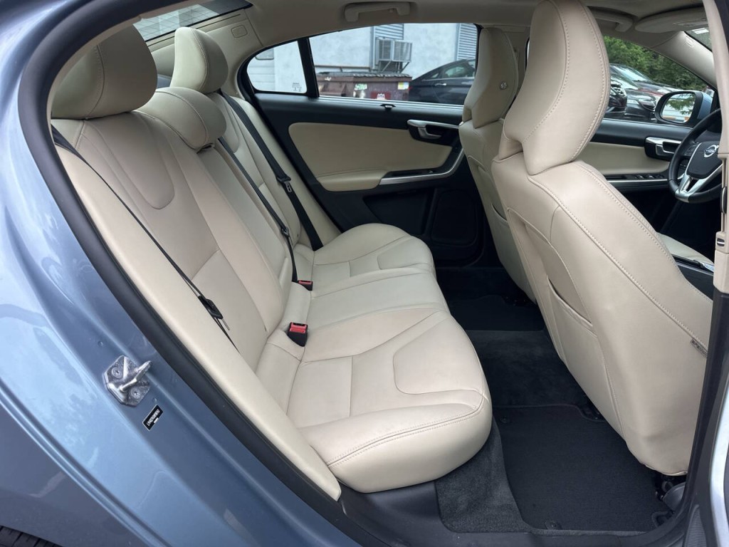 2017 Volvo S60 Image 22