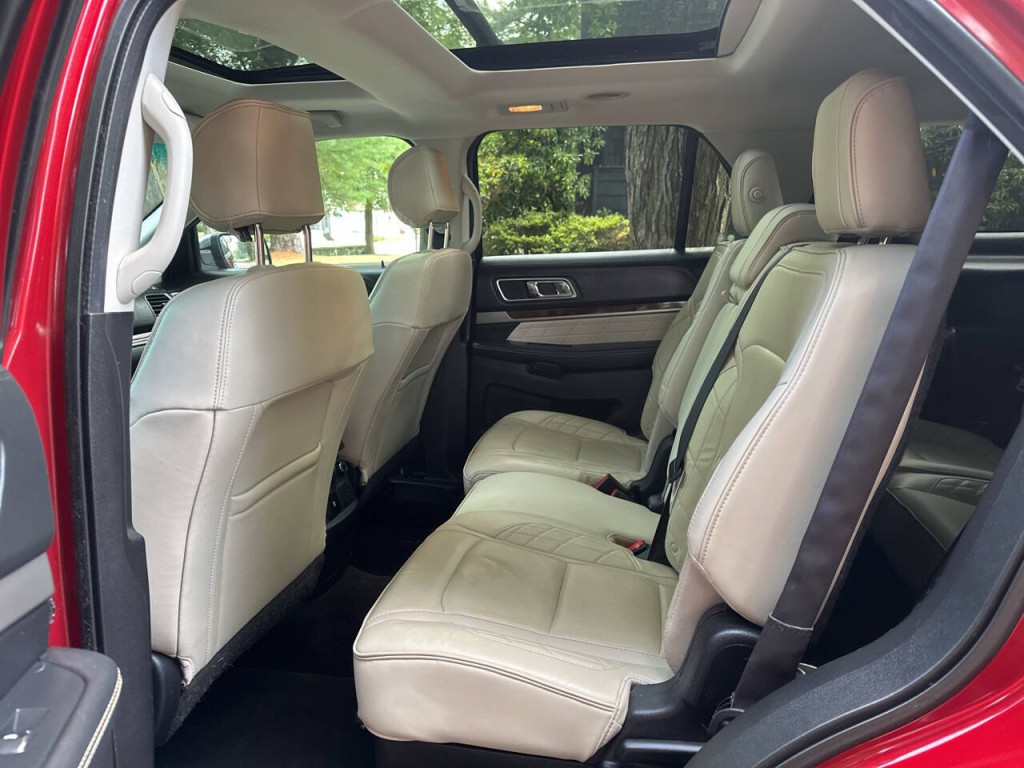2016 Ford Explorer Image 20