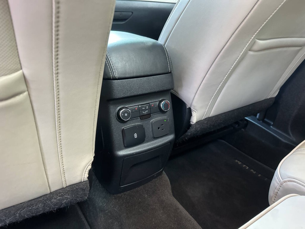 2016 Ford Explorer Image 21