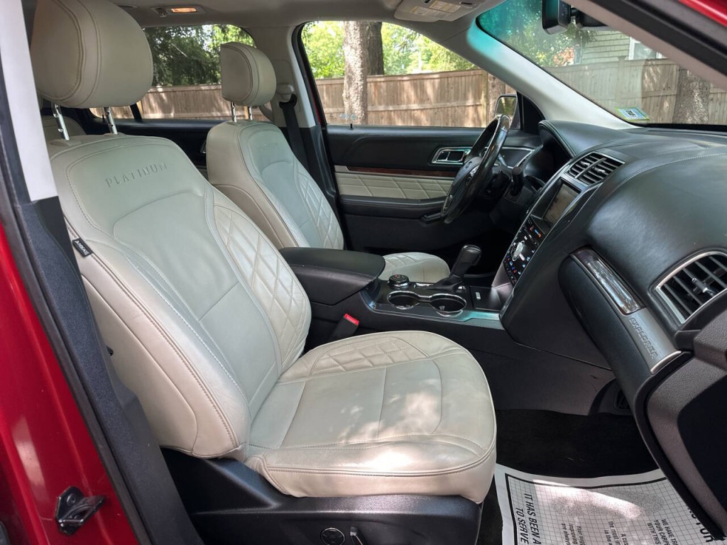 2016 Ford Explorer Image 24