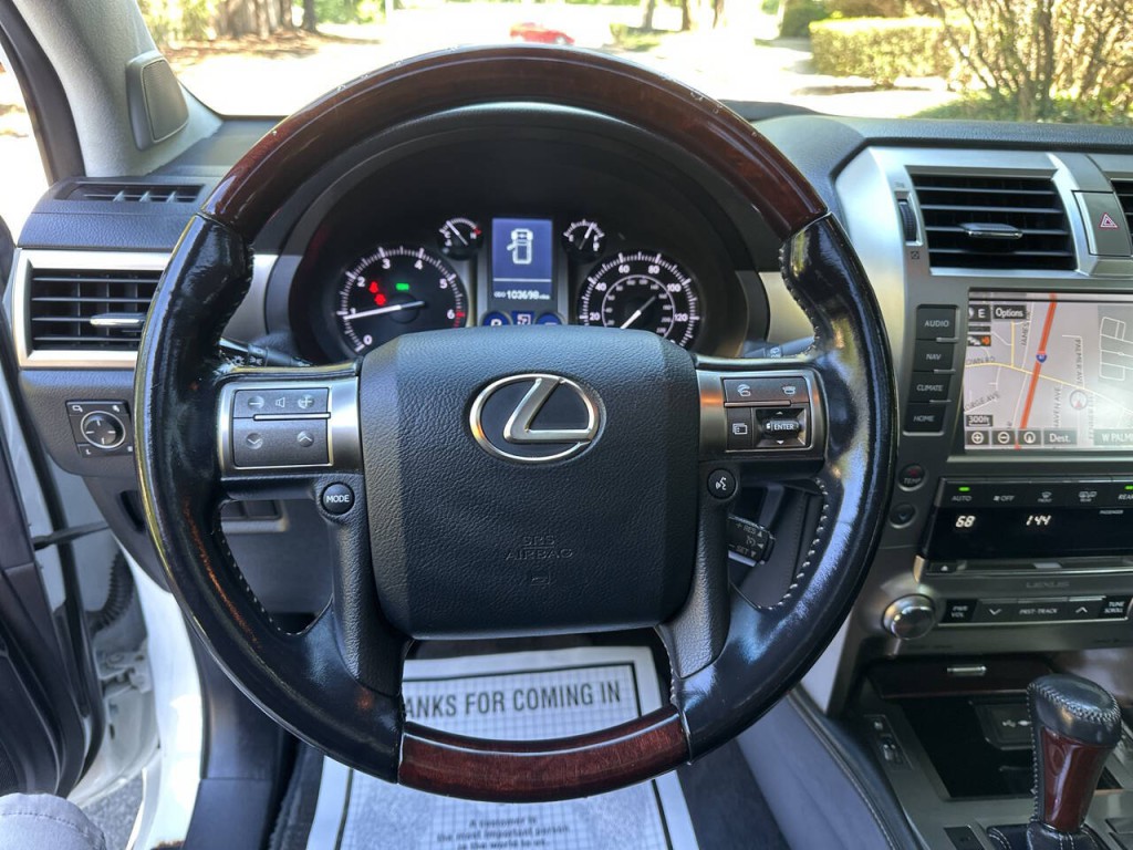 2017 Lexus GX 460 Image 11