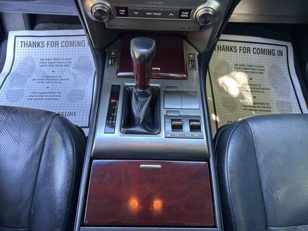 2017 Lexus GX 460 Image 15