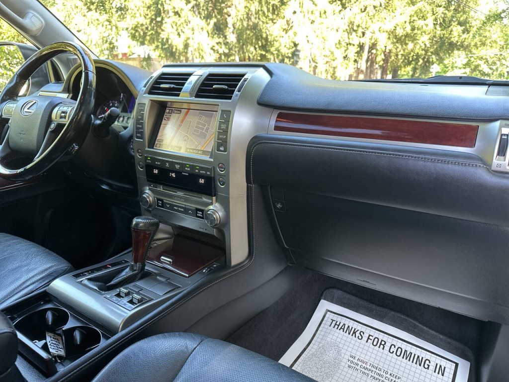 2017 Lexus GX 460 Image 25