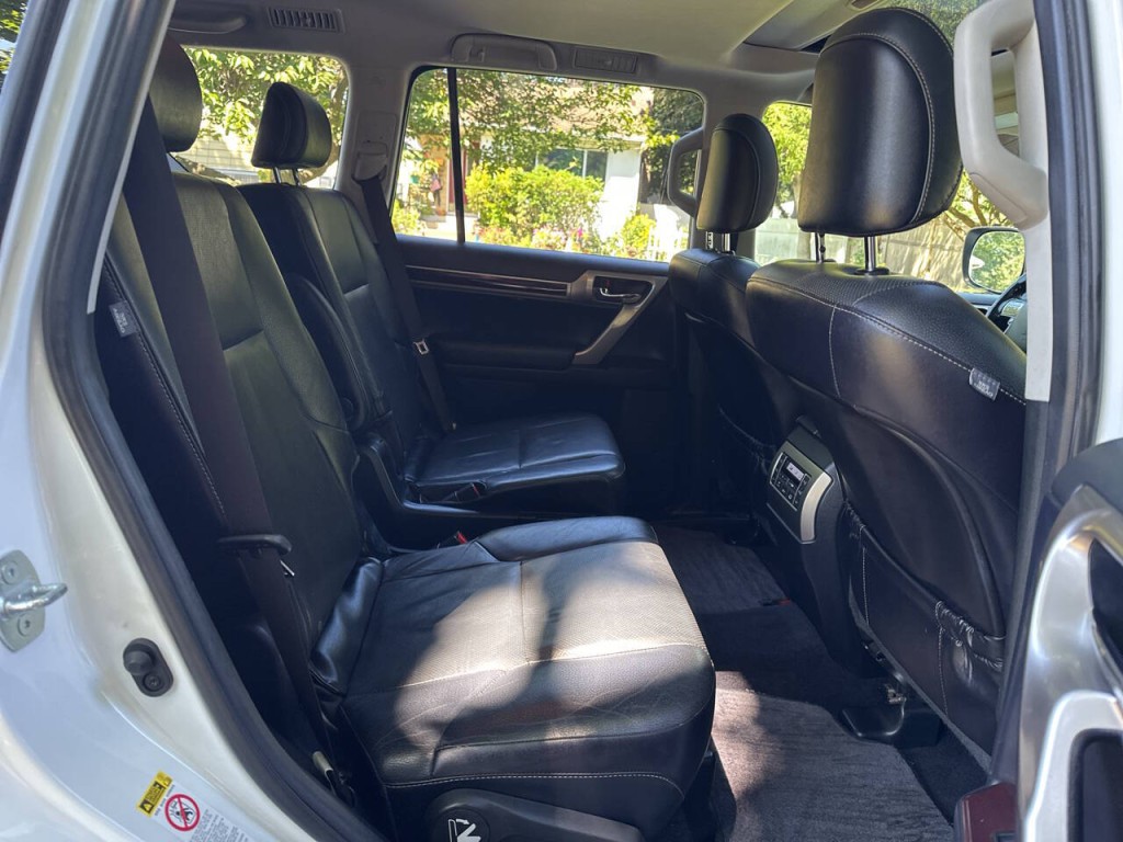 2017 Lexus GX 460 Image 27