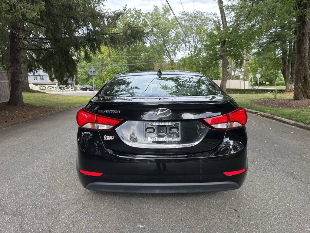 2015 Hyundai Elantra Image 5