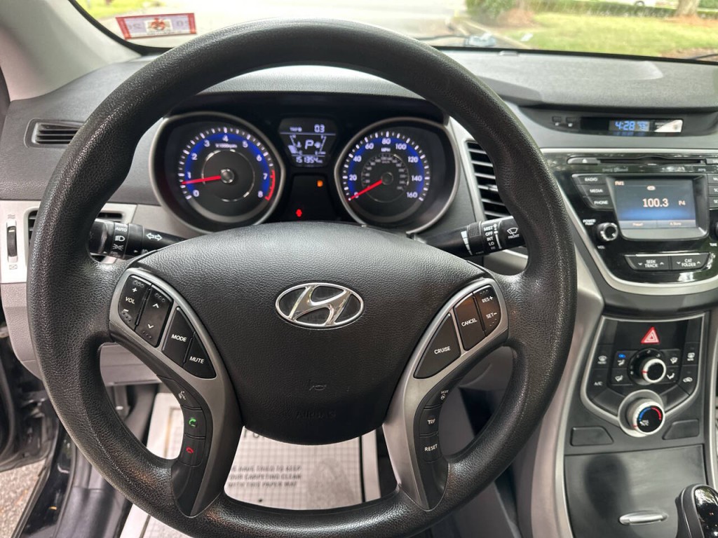 2015 Hyundai Elantra Image 11
