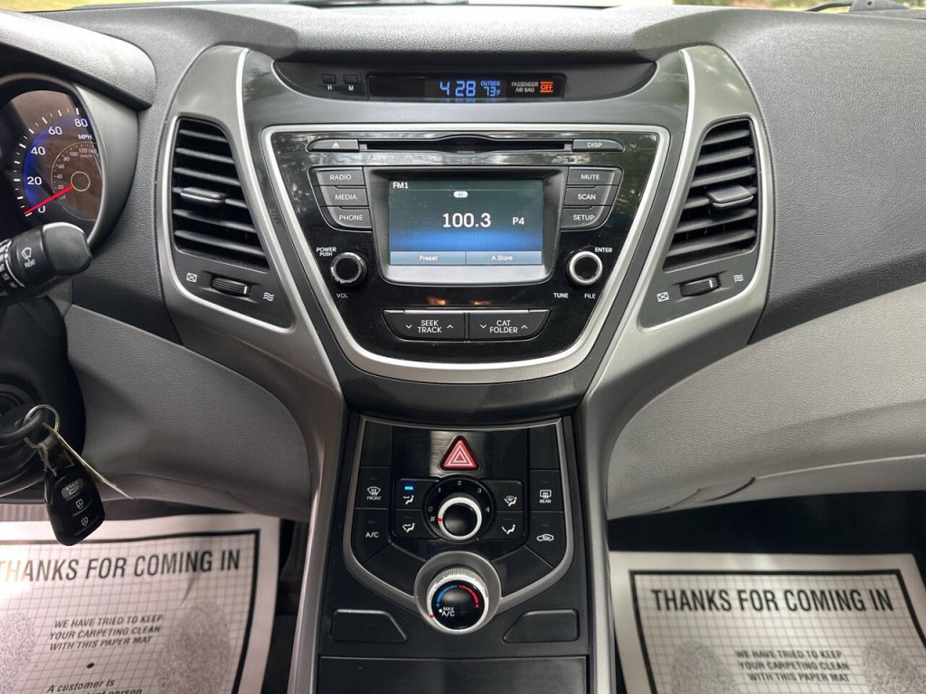 2015 Hyundai Elantra Image 13