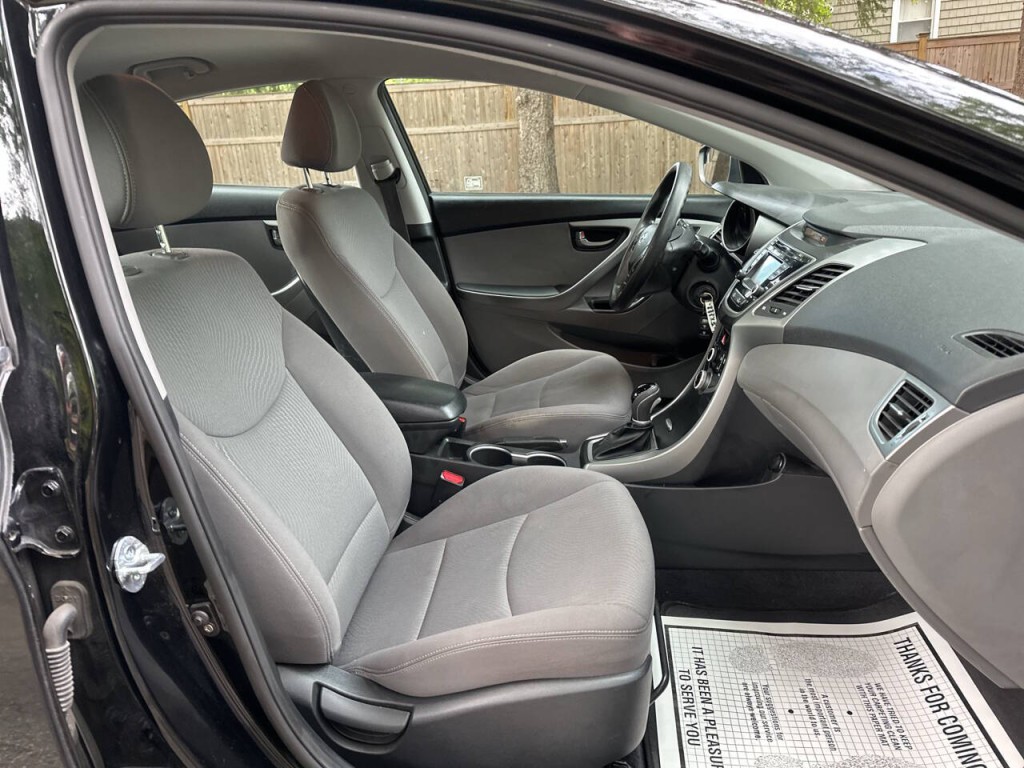 2015 Hyundai Elantra Image 17