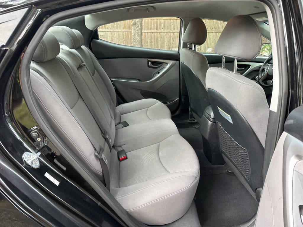 2015 Hyundai Elantra Image 20
