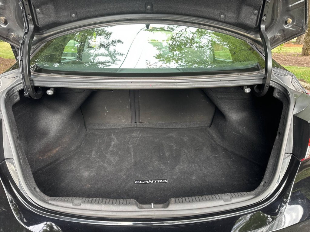 2015 Hyundai Elantra Image 22
