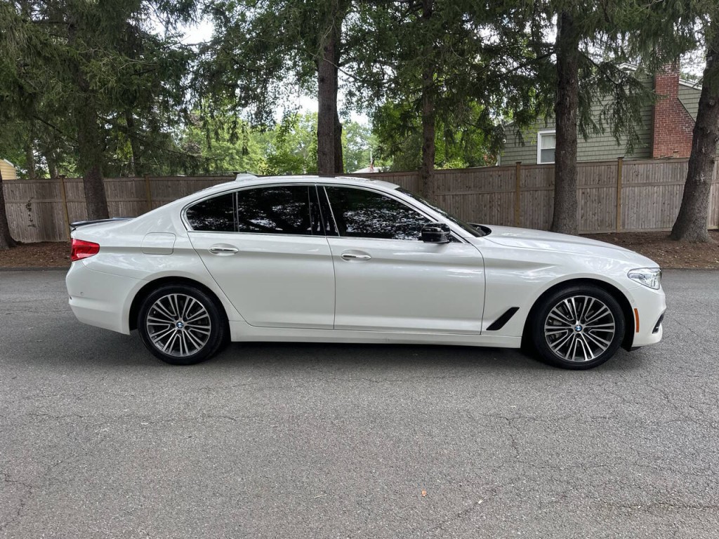 2017 BMW 5 Series Image 3