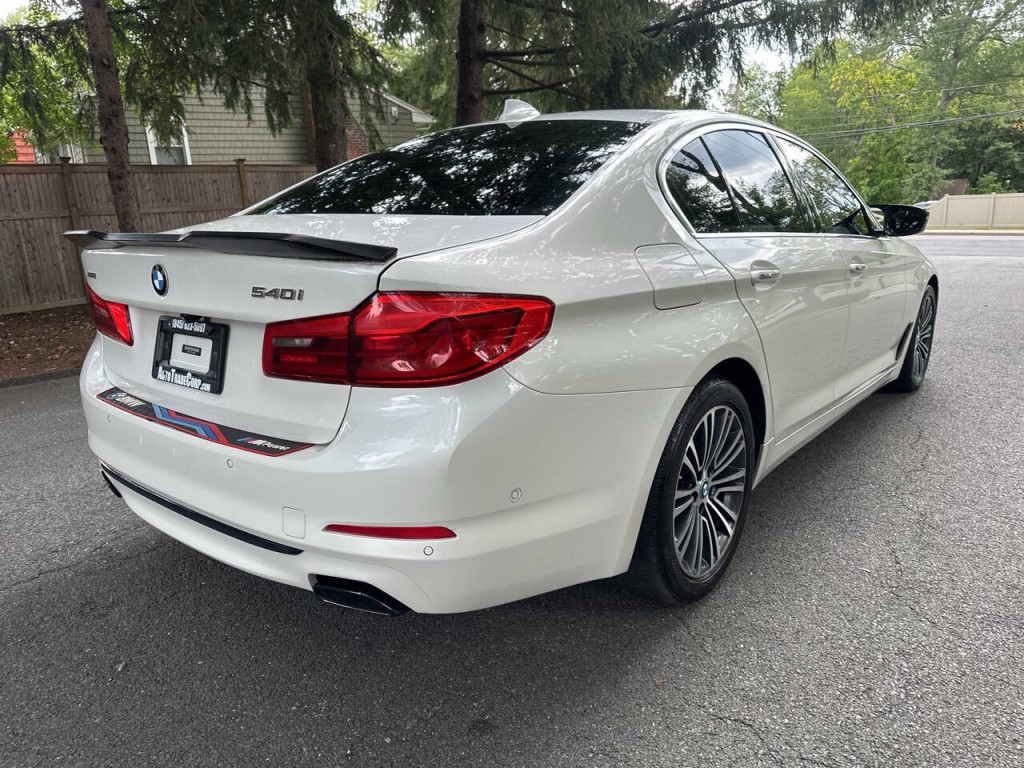 2017 BMW 5 Series Image 4