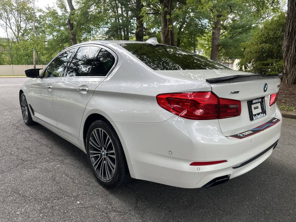 2017 BMW 5 Series Image 6