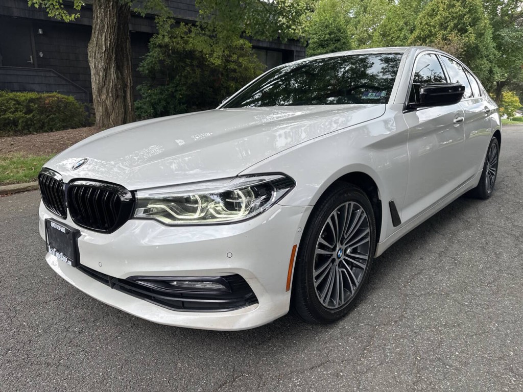 2017 BMW 5 Series Image 8