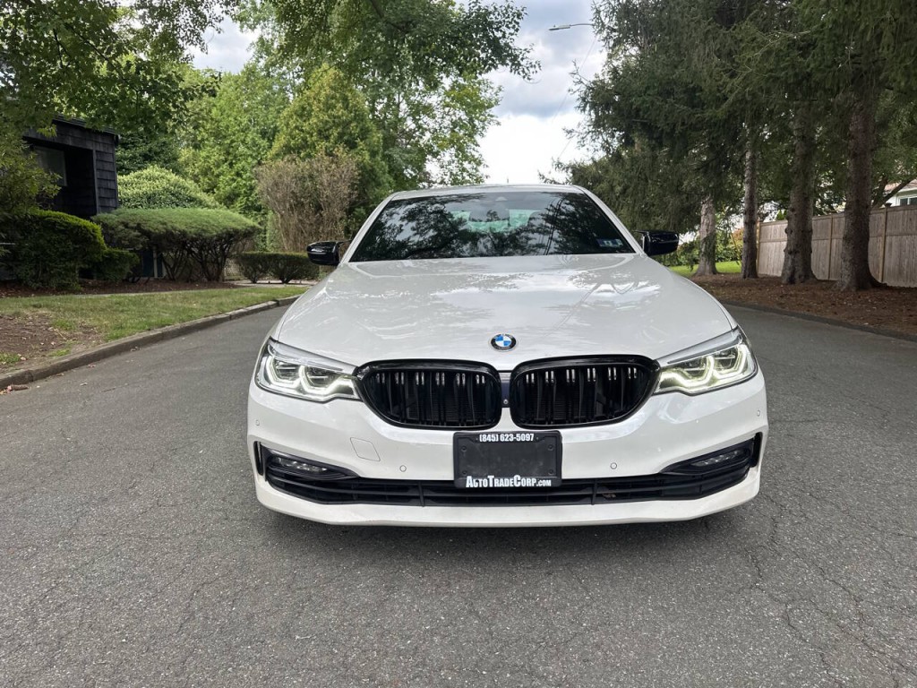 2017 BMW 5 Series Image 9