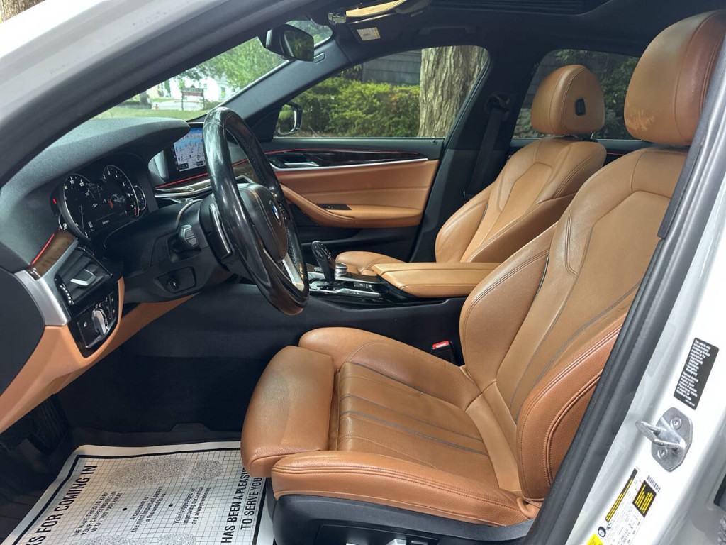 2017 BMW 5 Series Image 10
