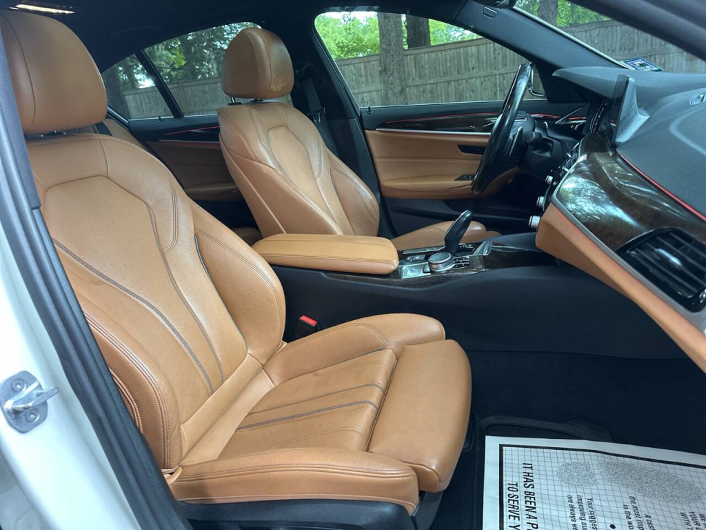 2017 BMW 5 Series Image 20