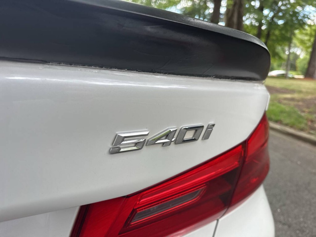 2017 BMW 5 Series Image 30