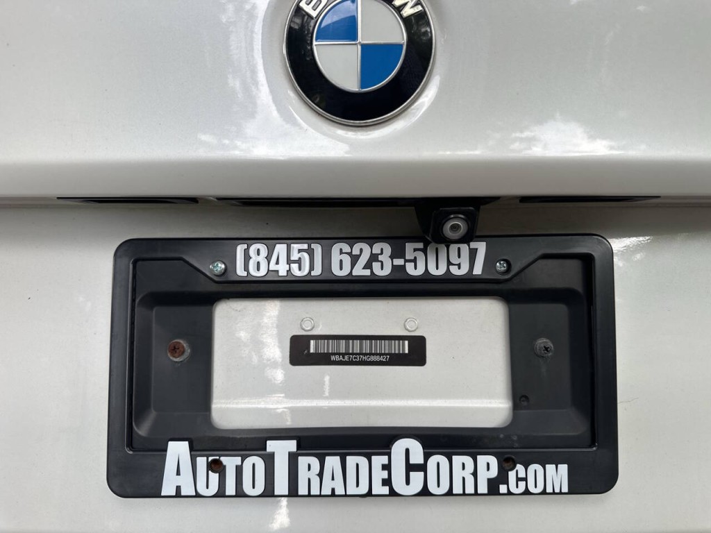 2017 BMW 5 Series Image 33