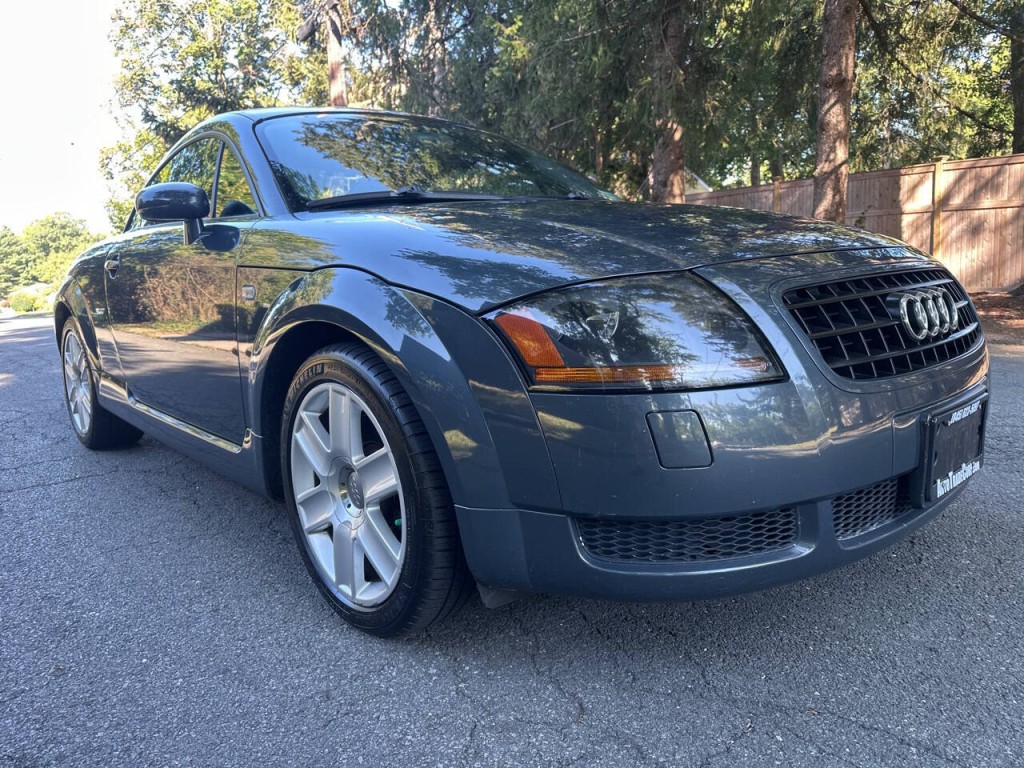 2004 Audi TT Image 2