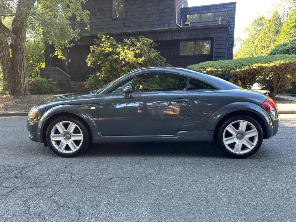 2004 Audi TT Image 7